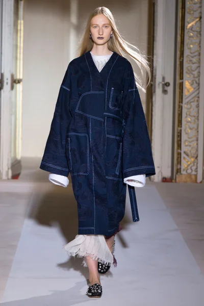 Look 37